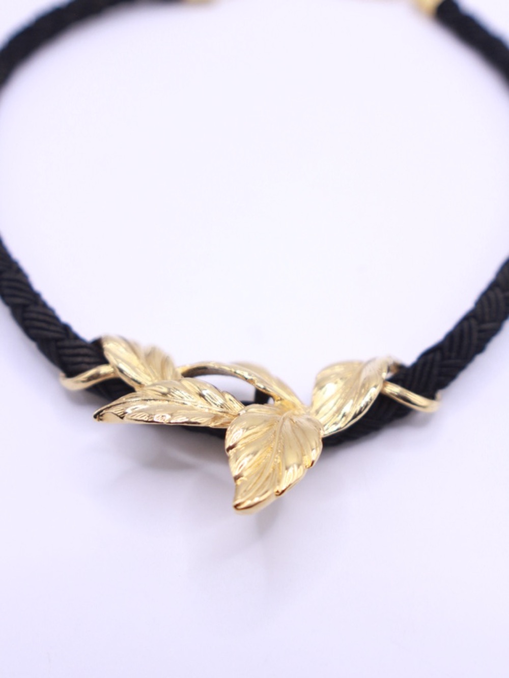 Vintage Avon Gold Tone Whispering Leaves Choker black weaved Necklace 19” - Picture 4 of 5